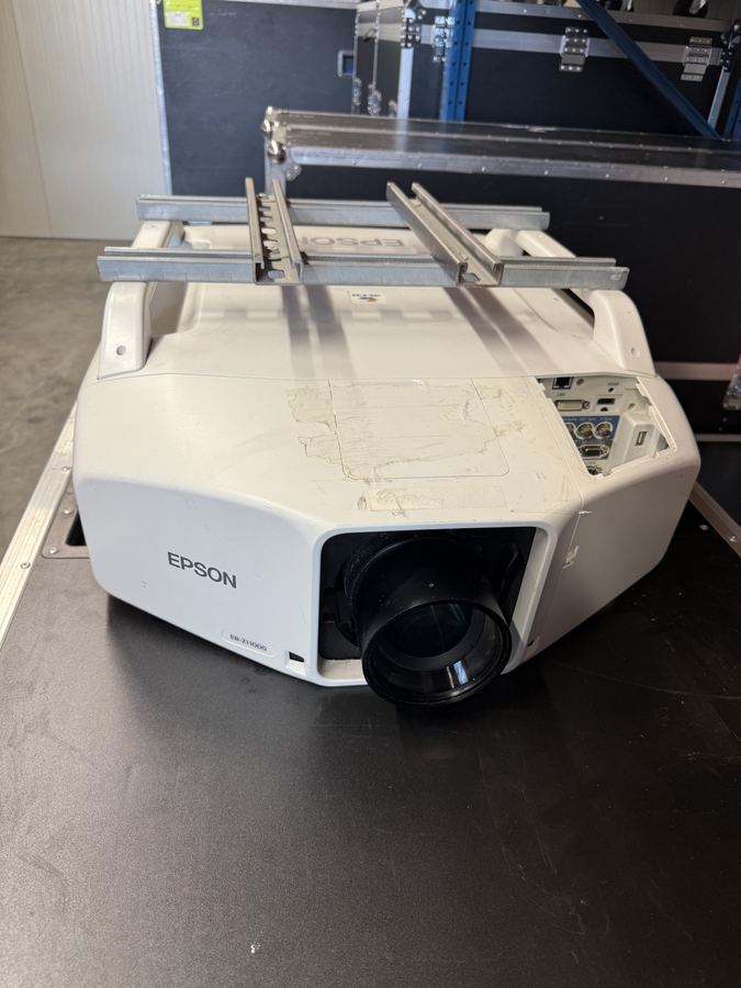 EPSON EBZ11000 d'occasion
